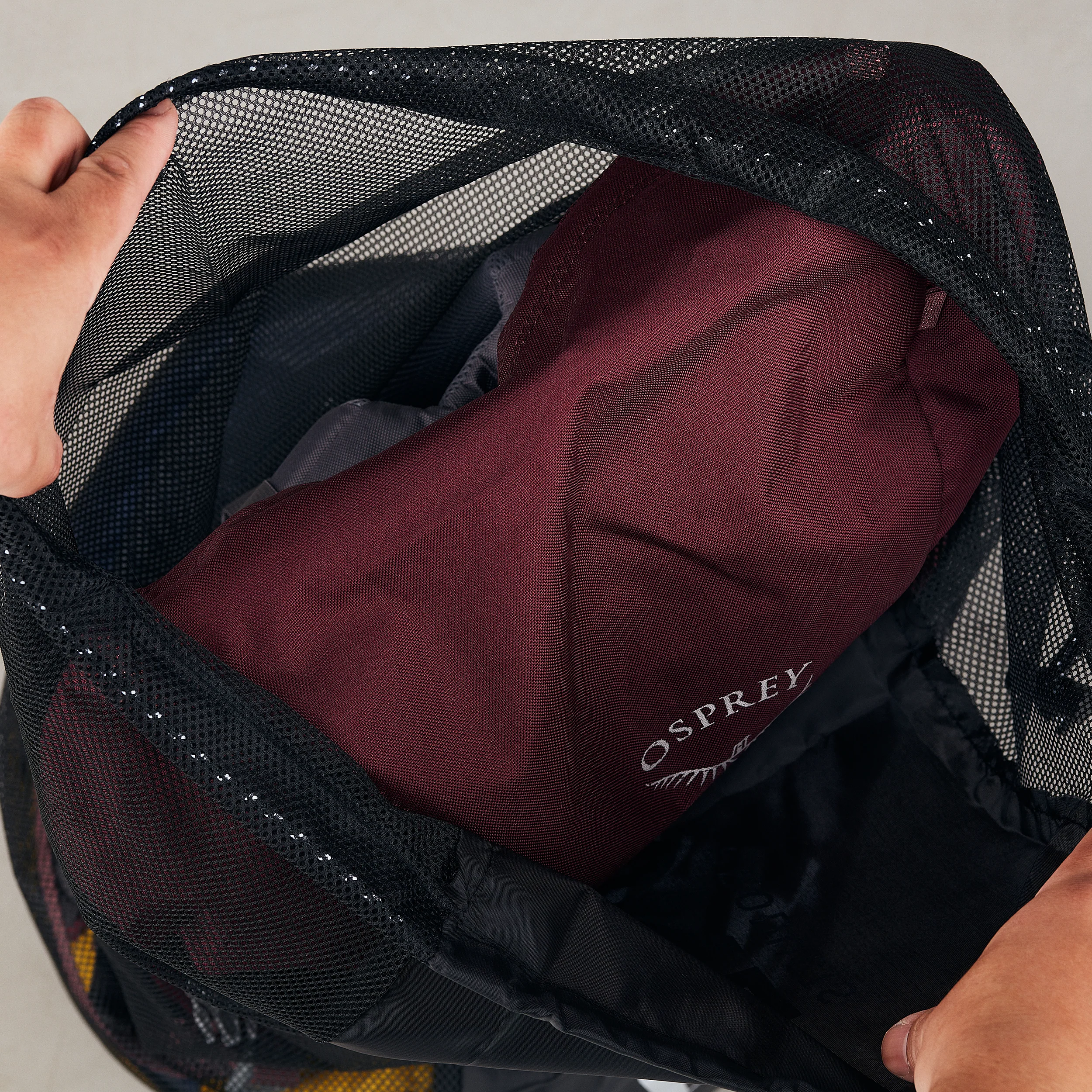 Featherstone Sleeping Bag Storage Sack Mesh - Image 4