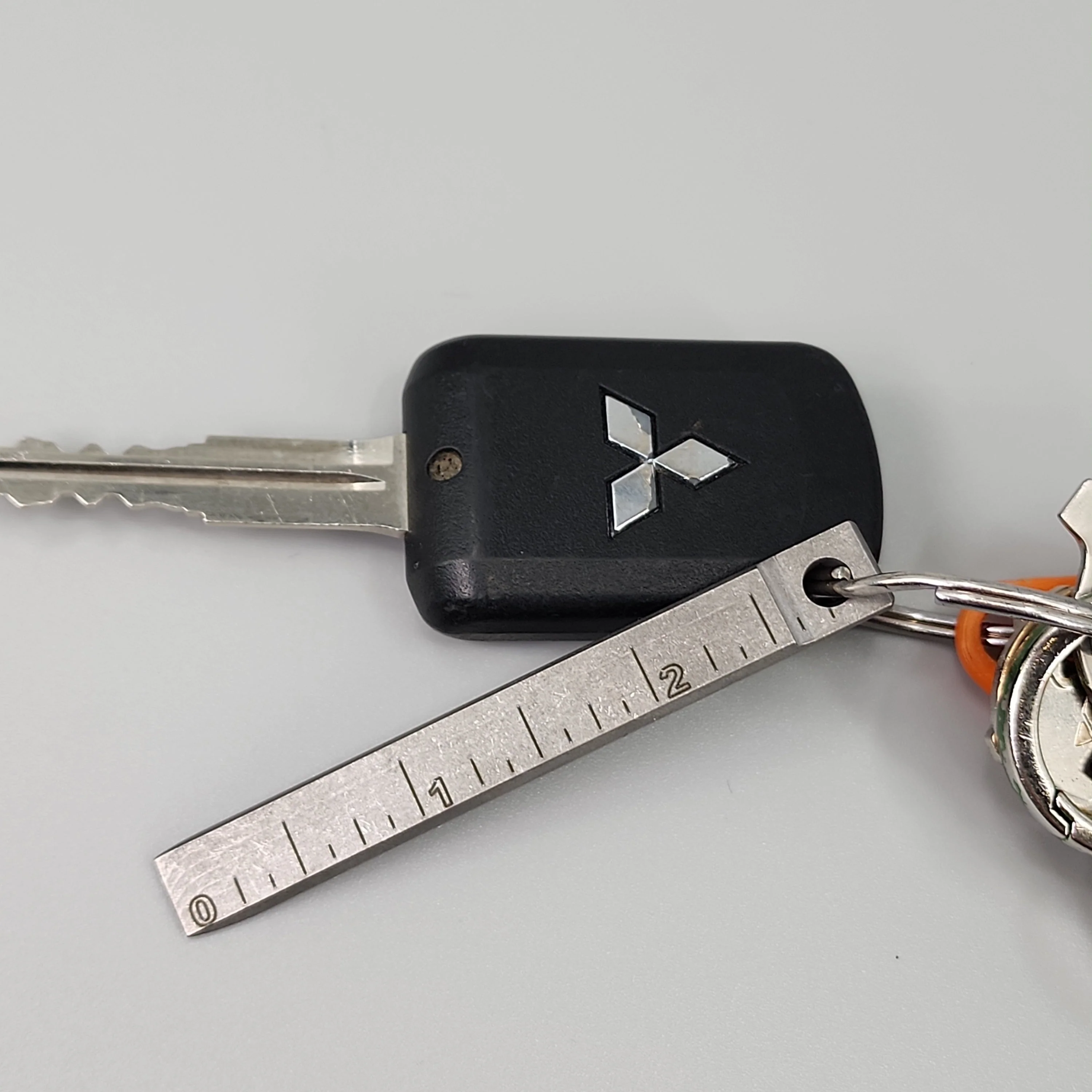 Keychain Pry Bar Titanium by Apex Giant - Image 6