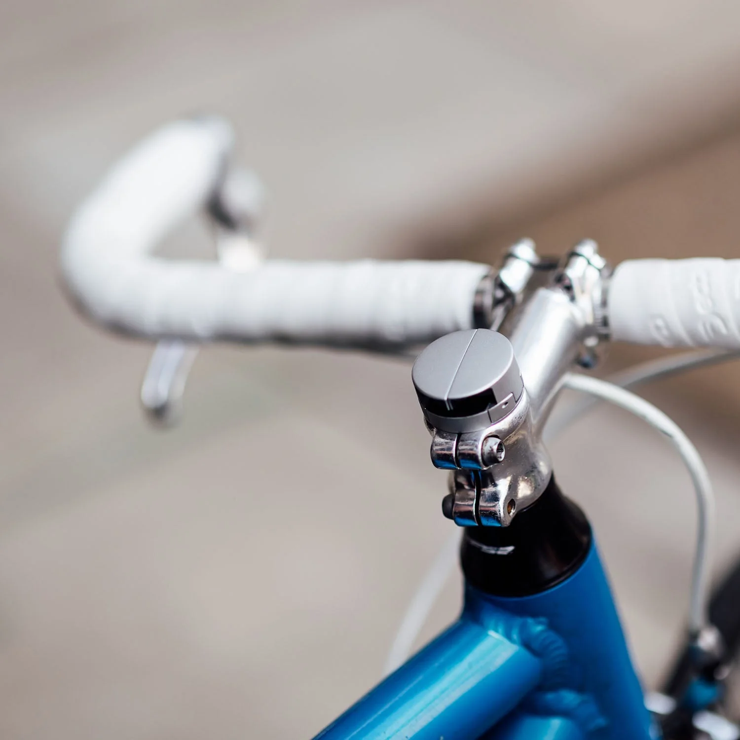 Loop - Micro Mount - Ultra-Compact Stem Cap Phone Mount - Image 12