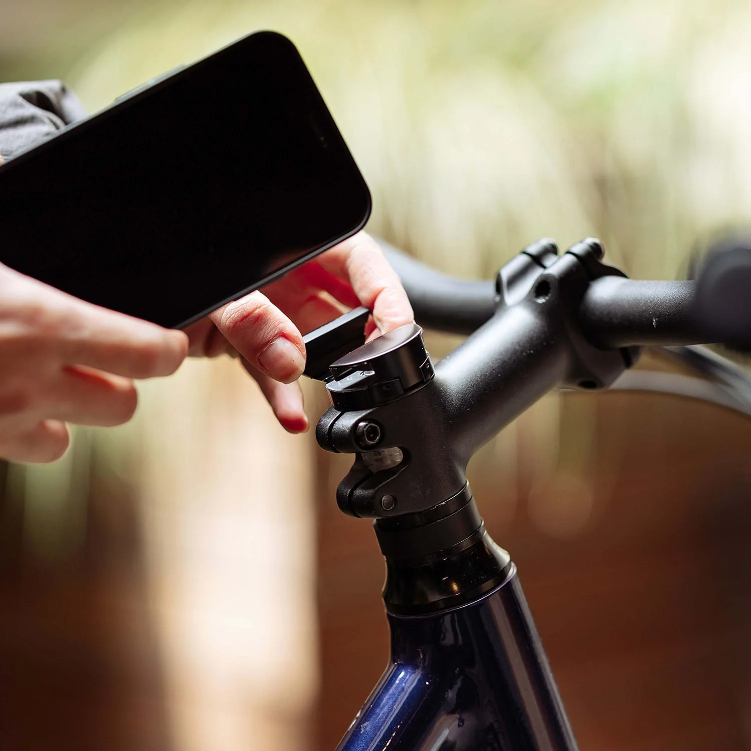 Loop - Micro Mount - Ultra-Compact Stem Cap Phone Mount - Image 15
