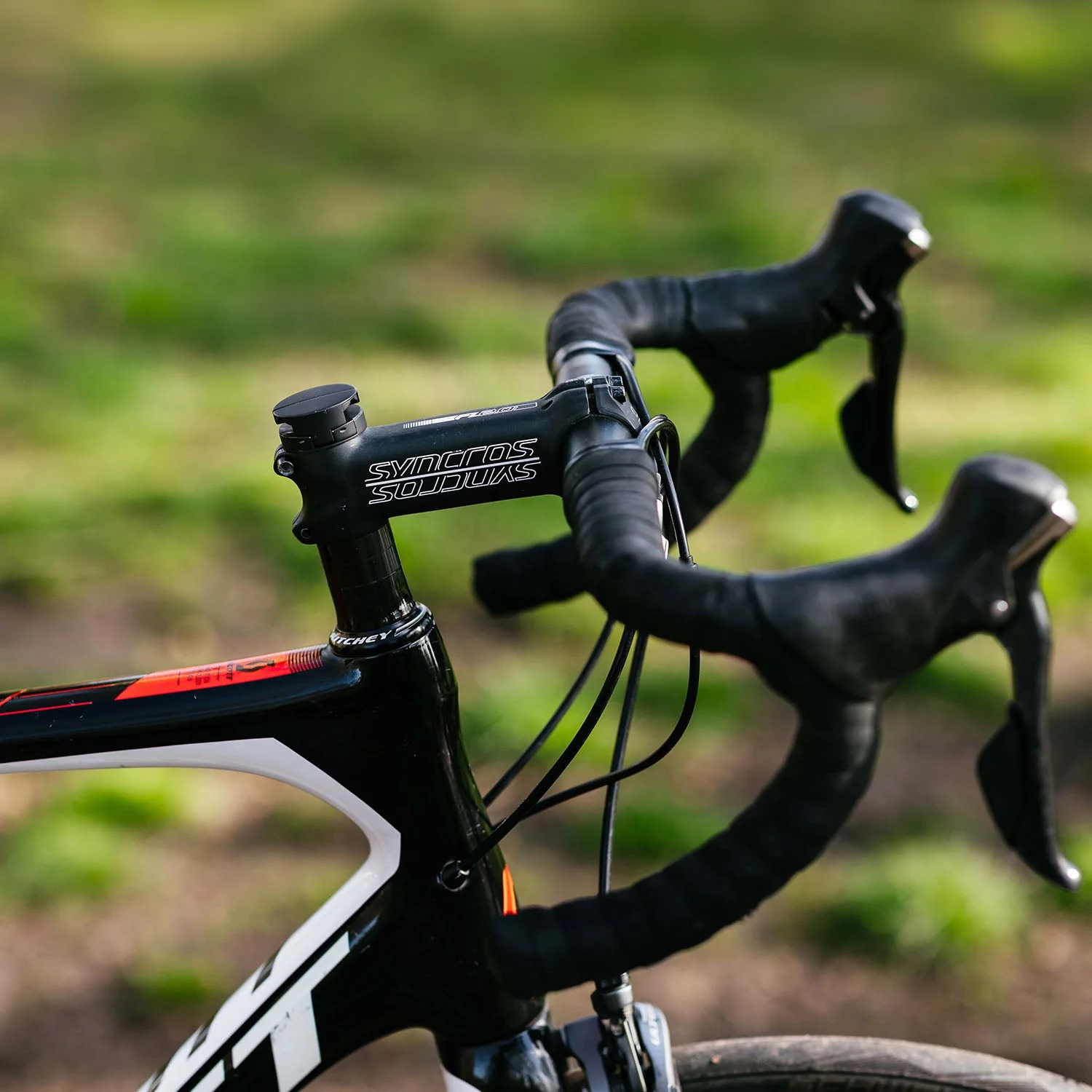 Loop - Micro Mount - Ultra-Compact Stem Cap Phone Mount - Image 21