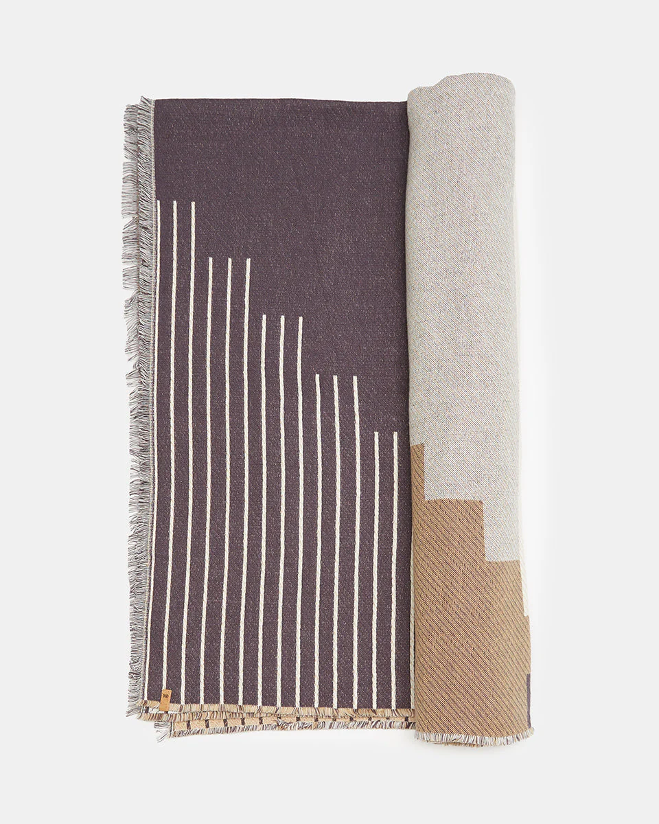 Peaks Woven Blanket - Image 3