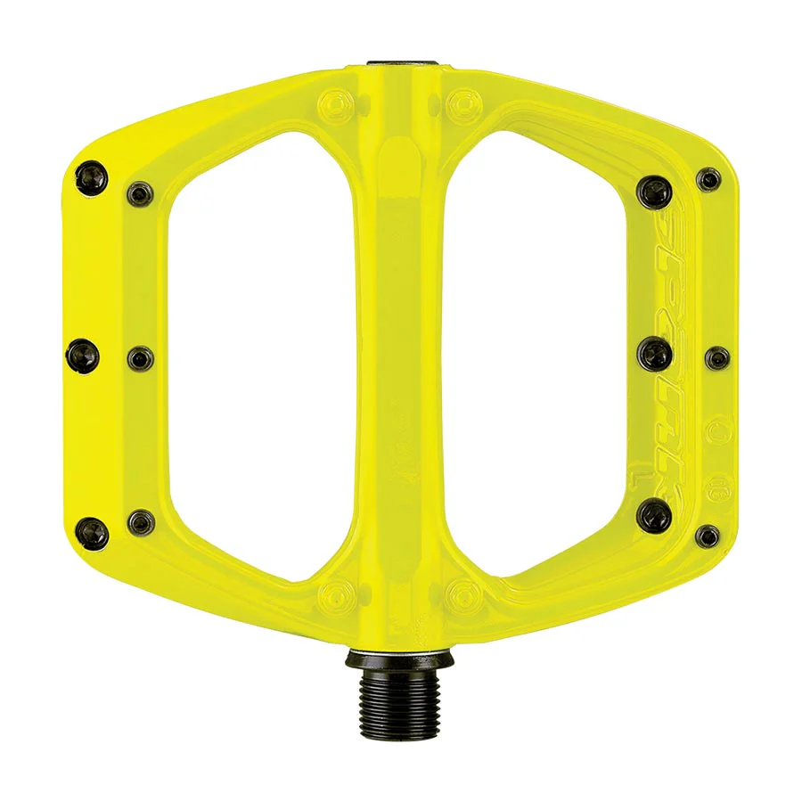 Spank SPOON DC Platform Pedals Body: Aluminum Spindle: Cr-Mo 9/16'' Yellow